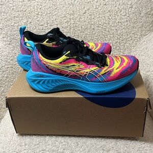 NEW Women’s ASICS Gel-Cumulus 25 Size 8